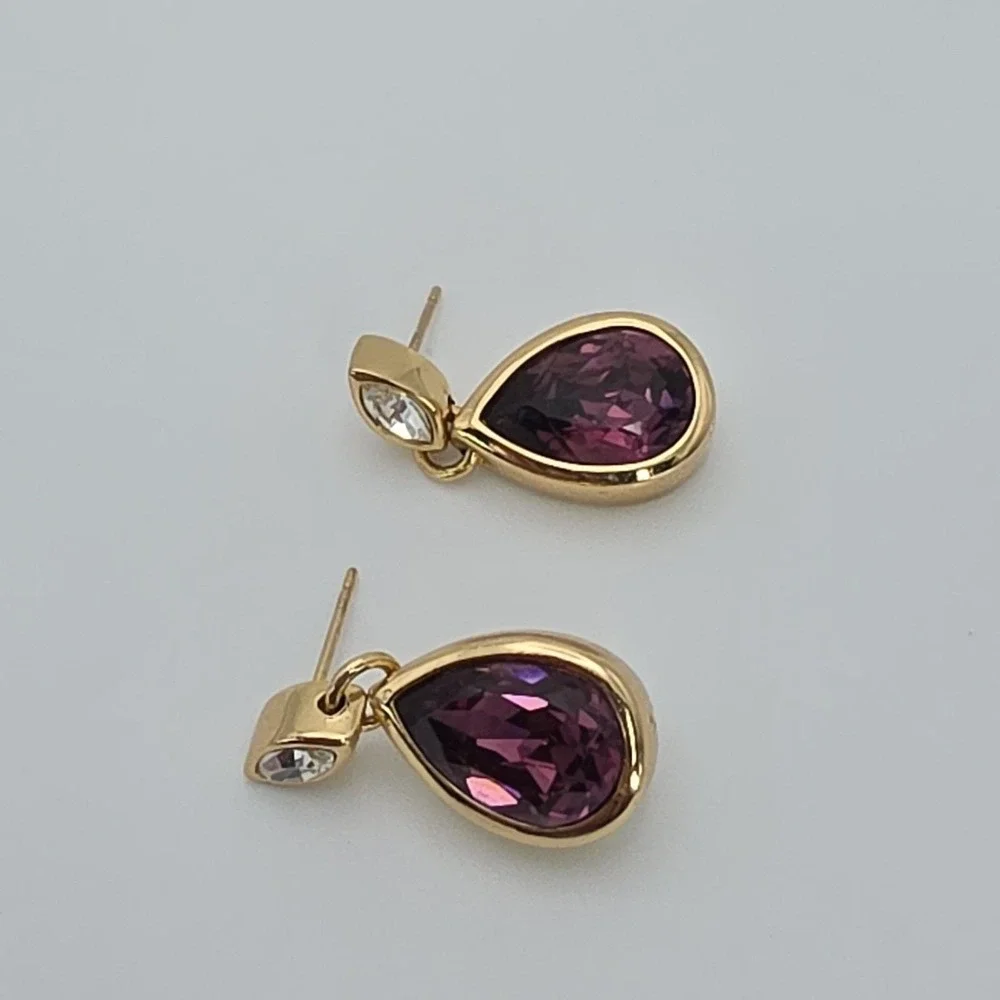 Vtg Signed SWAROVSKI Drop Earrings Plum Colored‎ Pear Cut Crystal 18k Gold Plate